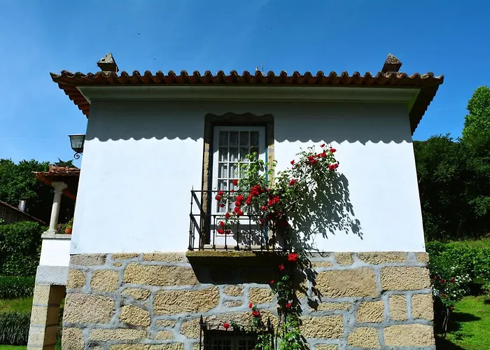 Casa De Travassos * Luzim